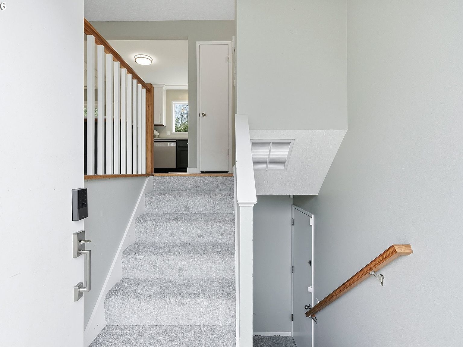 1330 SW Hume St Portland, OR 97219 - Thumbnail 4