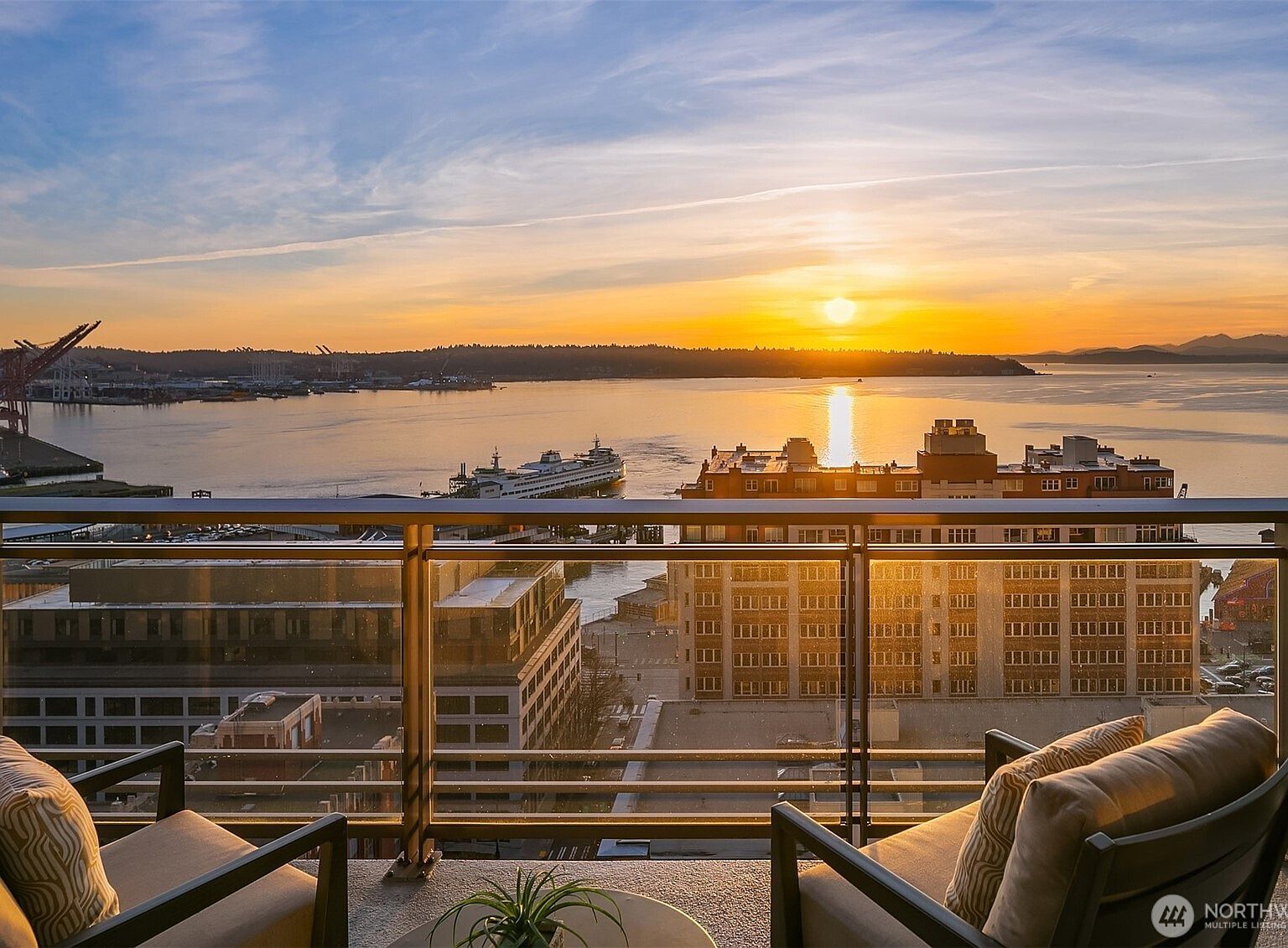 1000 1st Ave Unit 1901 Seattle, WA 98104 - Thumbnail 4