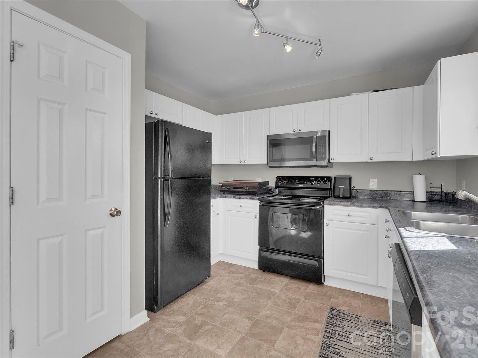 7020 Frye Pl Charlotte, NC 28269 - Thumbnail 4