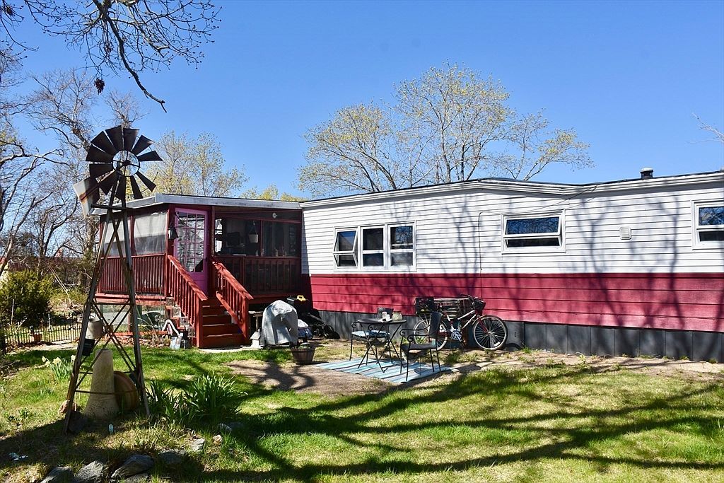 16 Francis St East Wareham, MA 02538 - Thumbnail 4