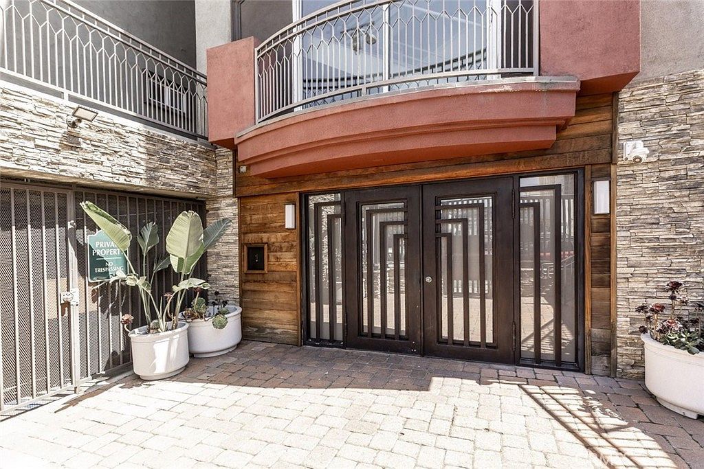 11124 Burbank Blvd APT 101 North Hollywood, CA 91601 - Thumbnail 4