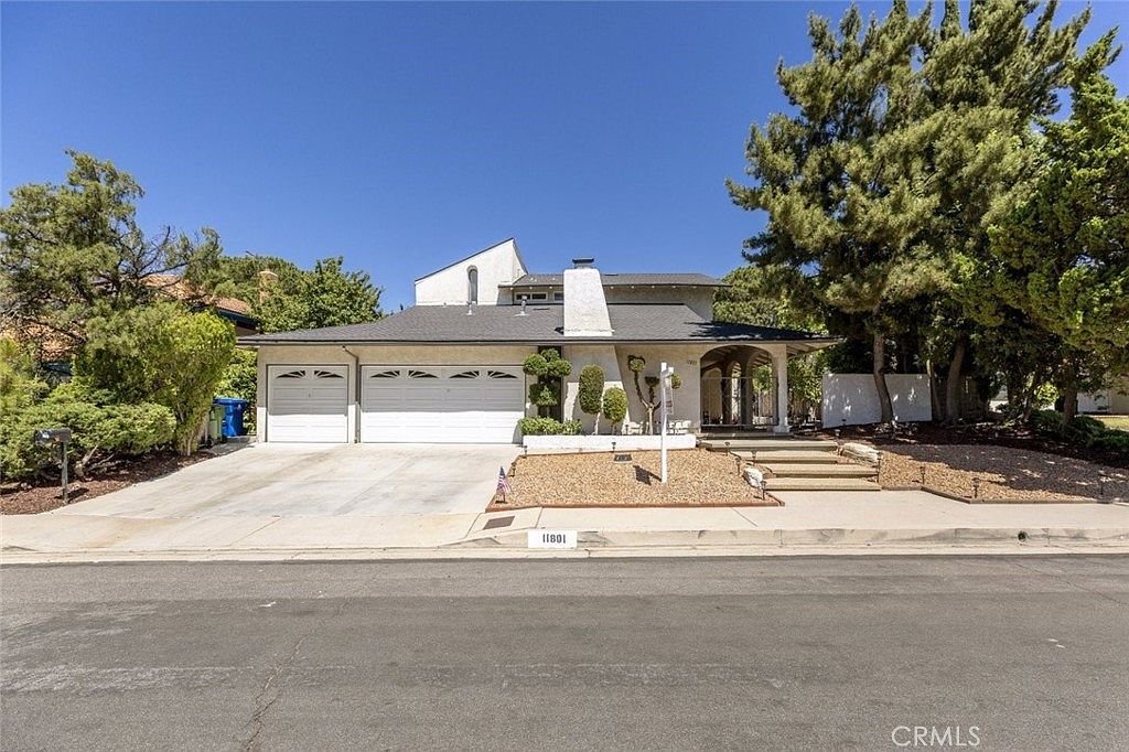 11801 Thunderbird Ave Porter Ranch, CA 91326 - Thumbnail 4