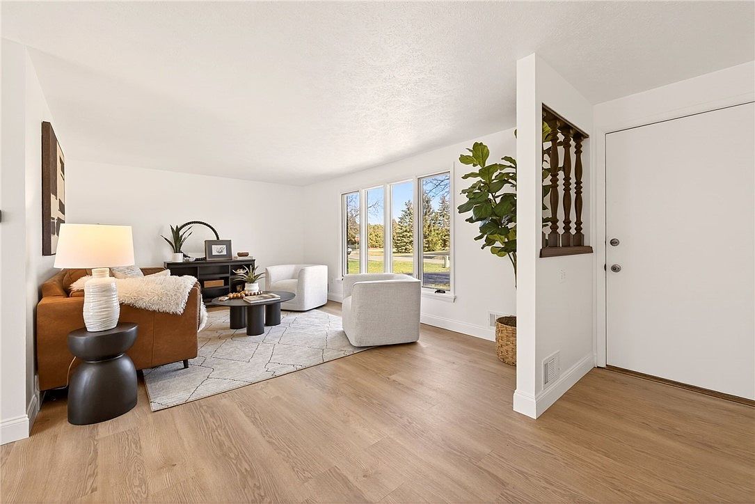 19 Chimney Hill Rd Rochester, NY 14612 - Thumbnail 4