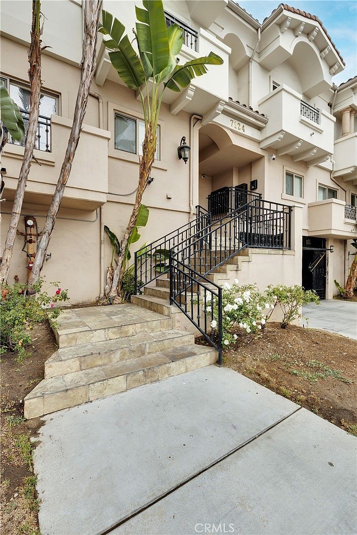 7124 Woodman Ave Unit 3 Van Nuys, CA 91405 - Thumbnail 4