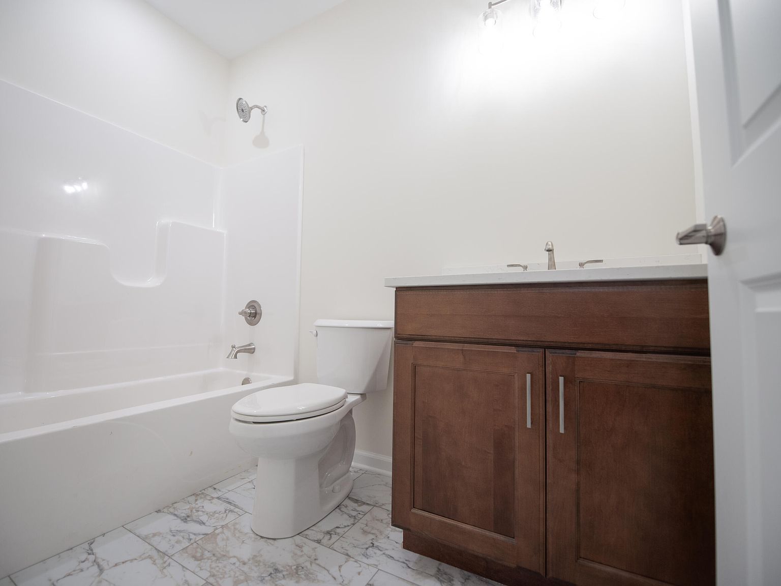 1455 Winding Brook Dr Valparaiso, IN 46385 - Thumbnail 4
