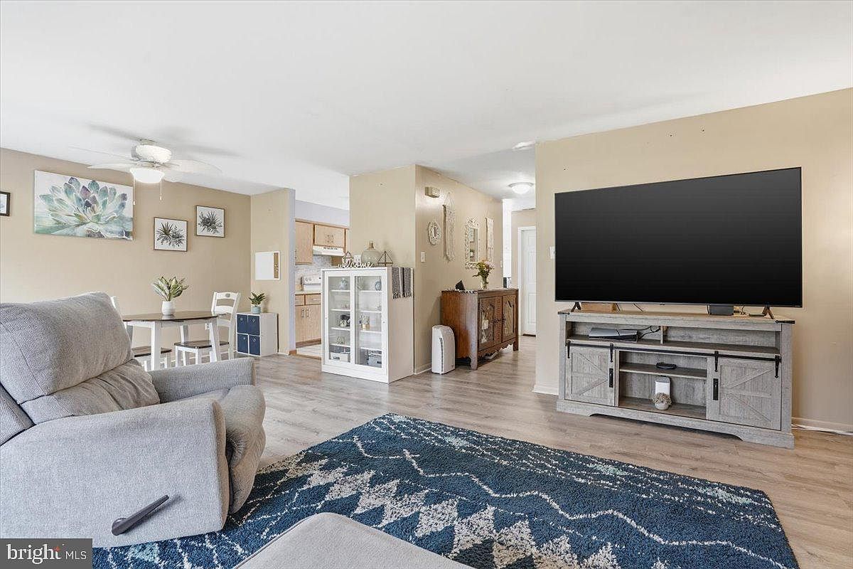 702 Village Rd Orwigsburg, PA 17961 - Thumbnail 4