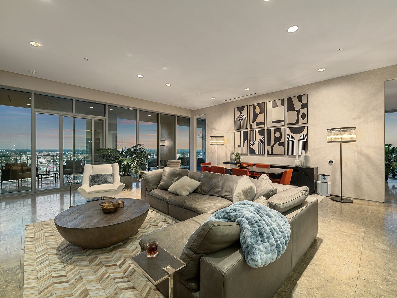 1717 Arts Plz Suite 2202 Dallas, TX 75201 - Thumbnail 4