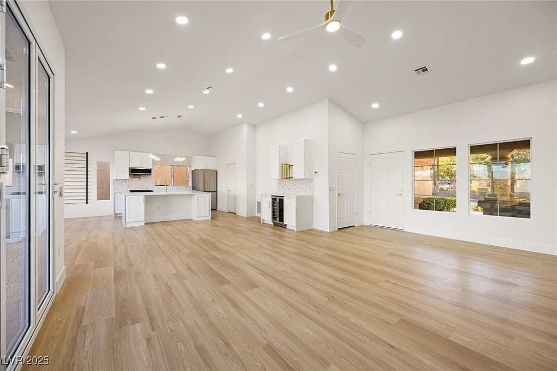 2808 Crown Ridge Dr Las Vegas, NV 89134 - Thumbnail 4