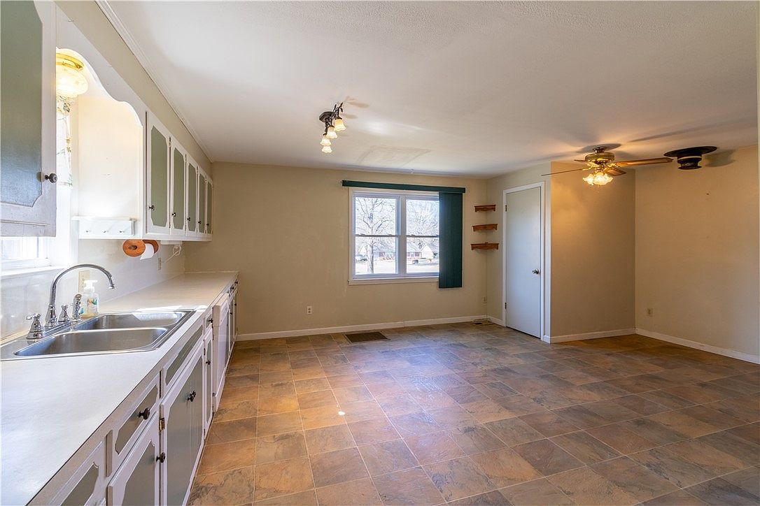 1711 W Cline Rd Clarksville, AR 72830 - Thumbnail 4