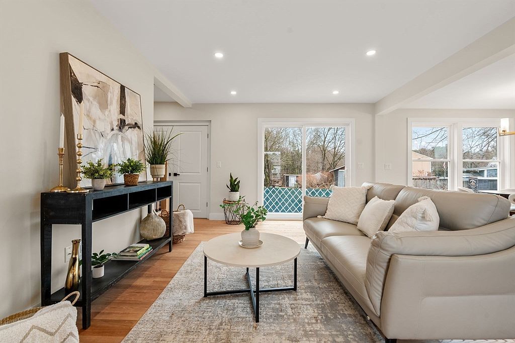 24 Lowell St Wilmington, MA 01887 - Thumbnail 4