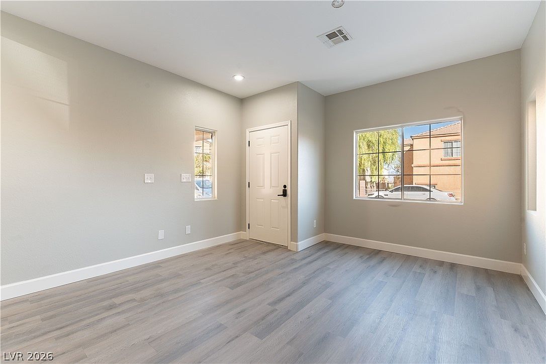 10505 Cold Mountain Ave Las Vegas, NV 89129 - Thumbnail 4
