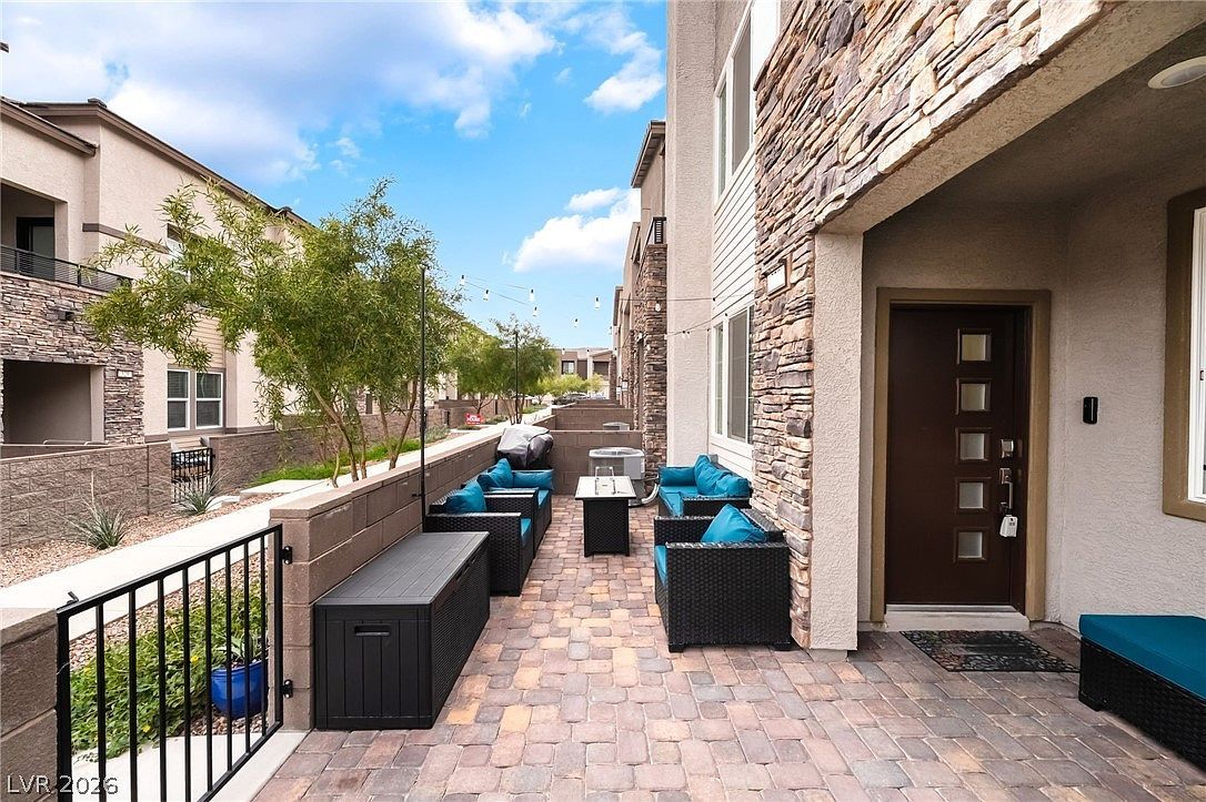 328 Owens Peak Dr Henderson, NV 89015 - Thumbnail 4