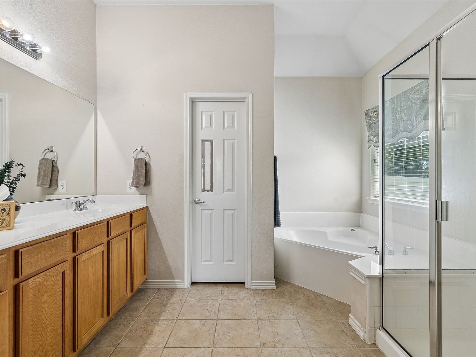 1104 Bell Manor Dr Aubrey, TX 76227 - Thumbnail 4