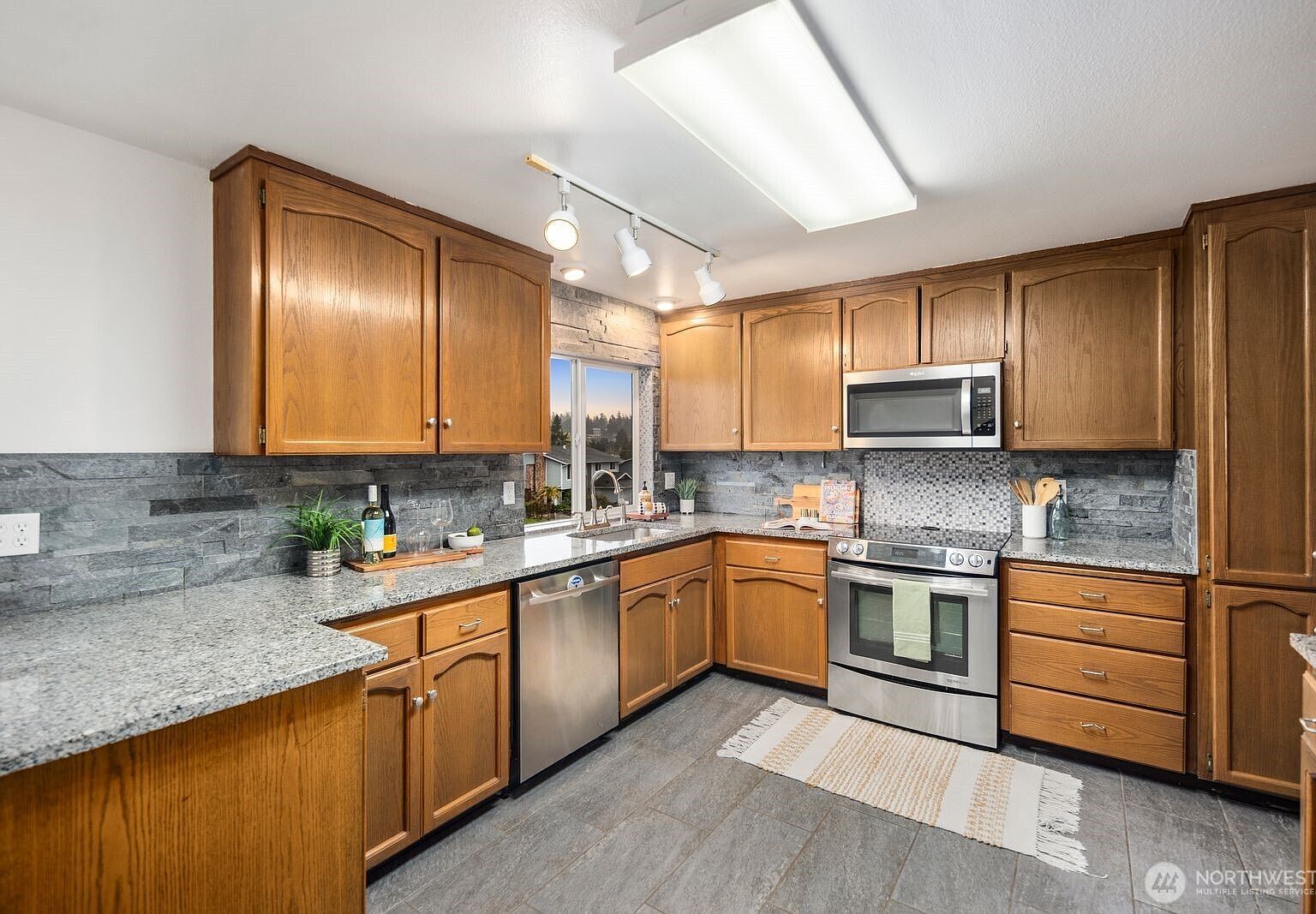 27525 12th Pl S Des Moines, WA 98198 - Thumbnail 4