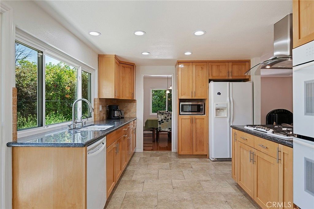 17486 Doric St Granada Hills, CA 91344 - Thumbnail 4
