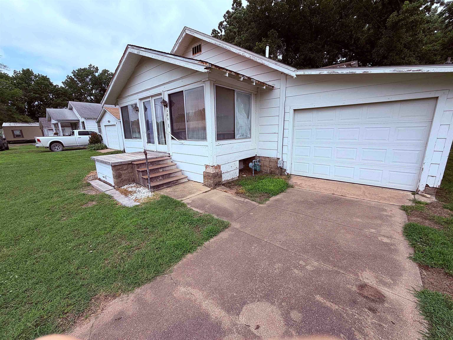 406 E 5th Ave Winfield, KS 67156 - Thumbnail 4