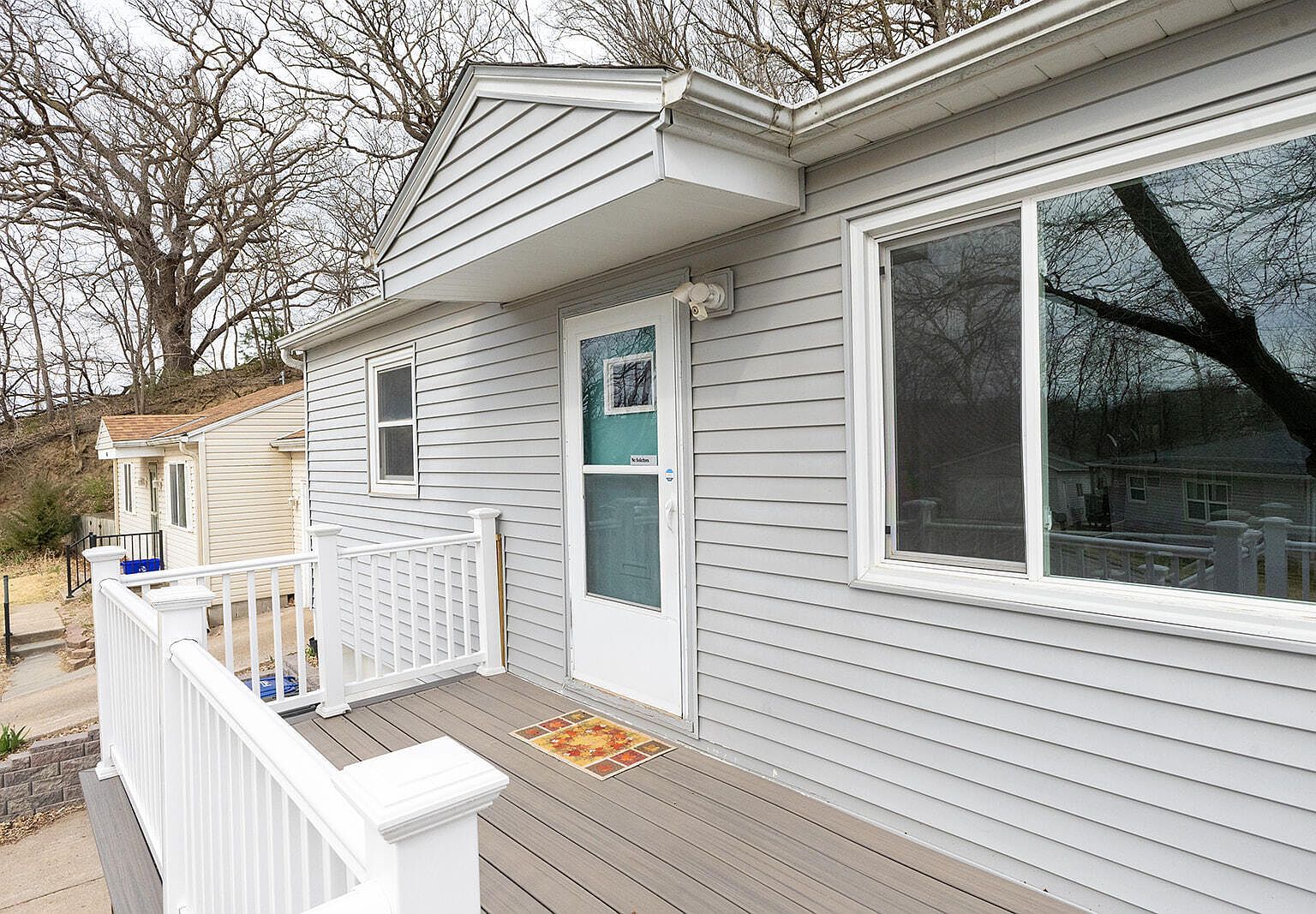 1557 Sunset Dr Council Bluffs, IA 51503 - Thumbnail 4