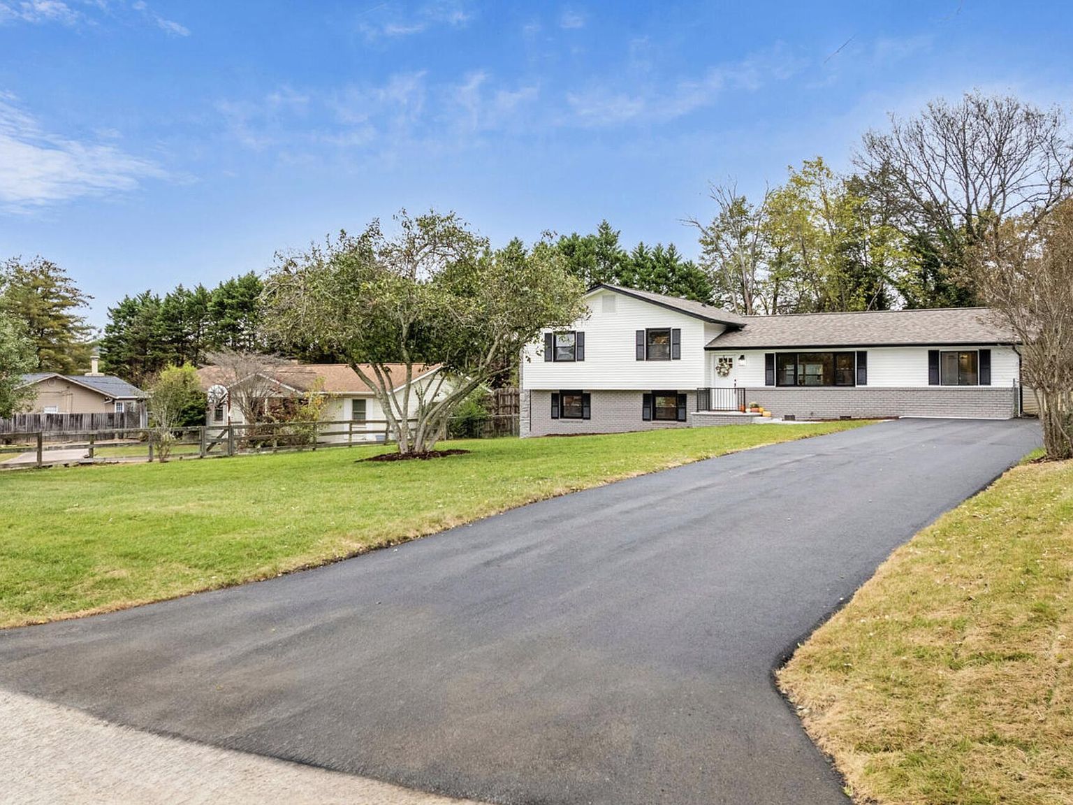 6741 Heatherbrook Dr Knoxville, TN 37931 - Thumbnail 4