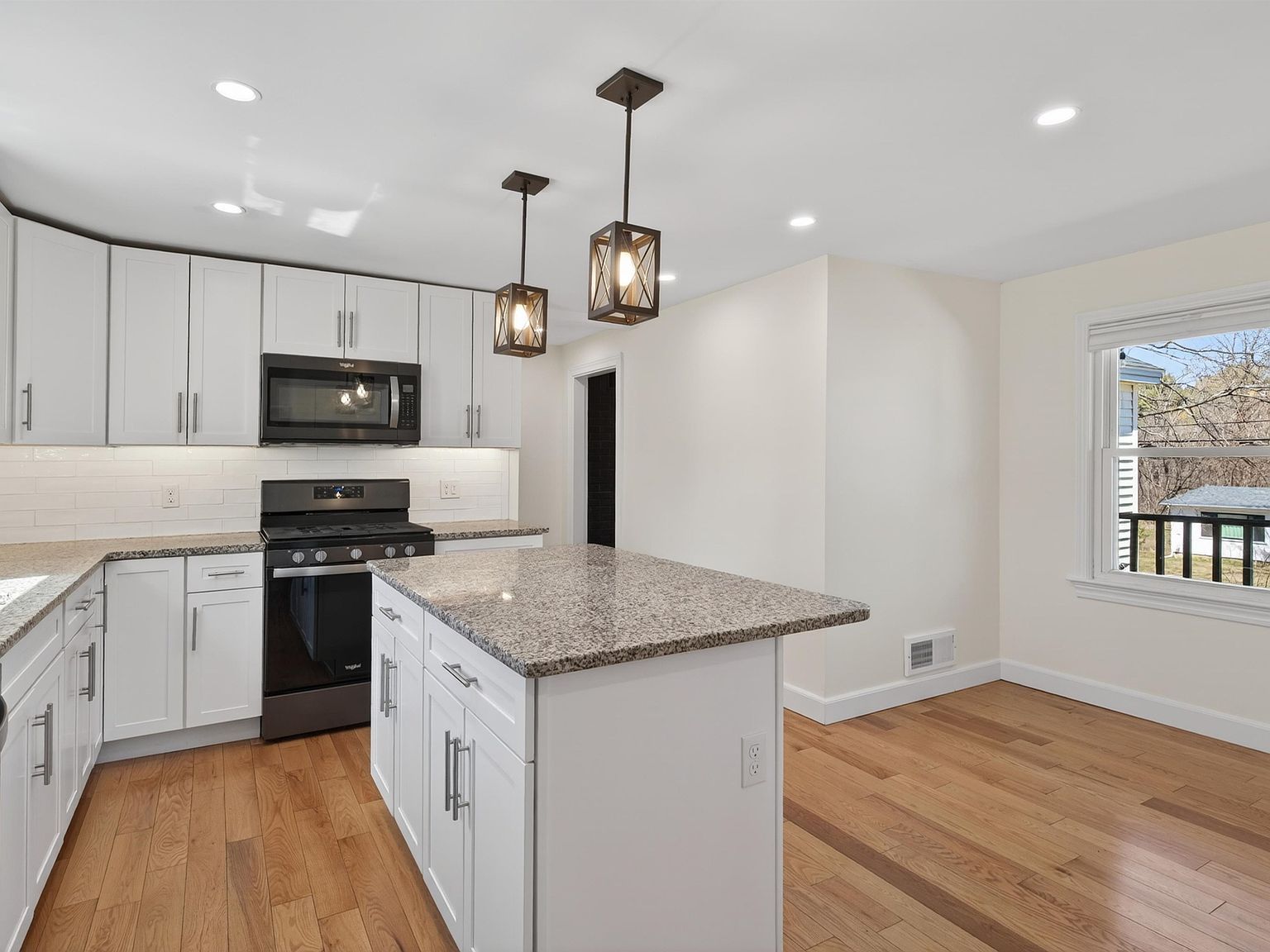 112 Tolend Rd Dover, NH 03820 - Thumbnail 4