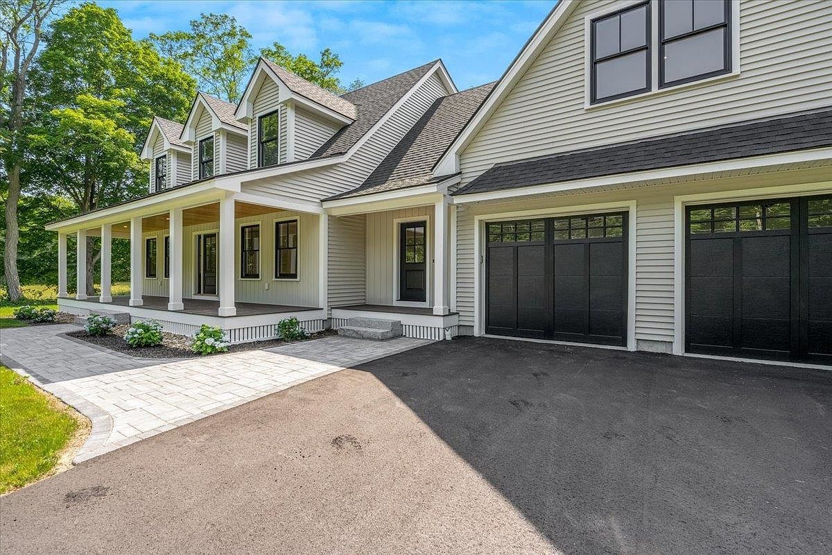 195 Amesbury Rd Kensington, NH 03833 - Thumbnail 4