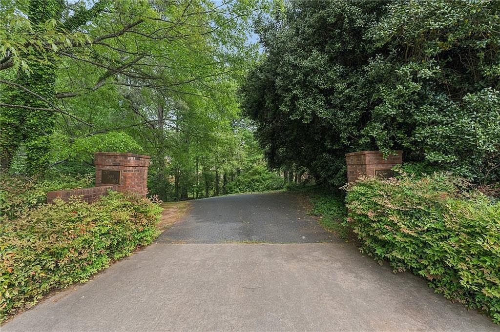 305 Broadmeadow Cv Roswell, GA 30075 - Thumbnail 4