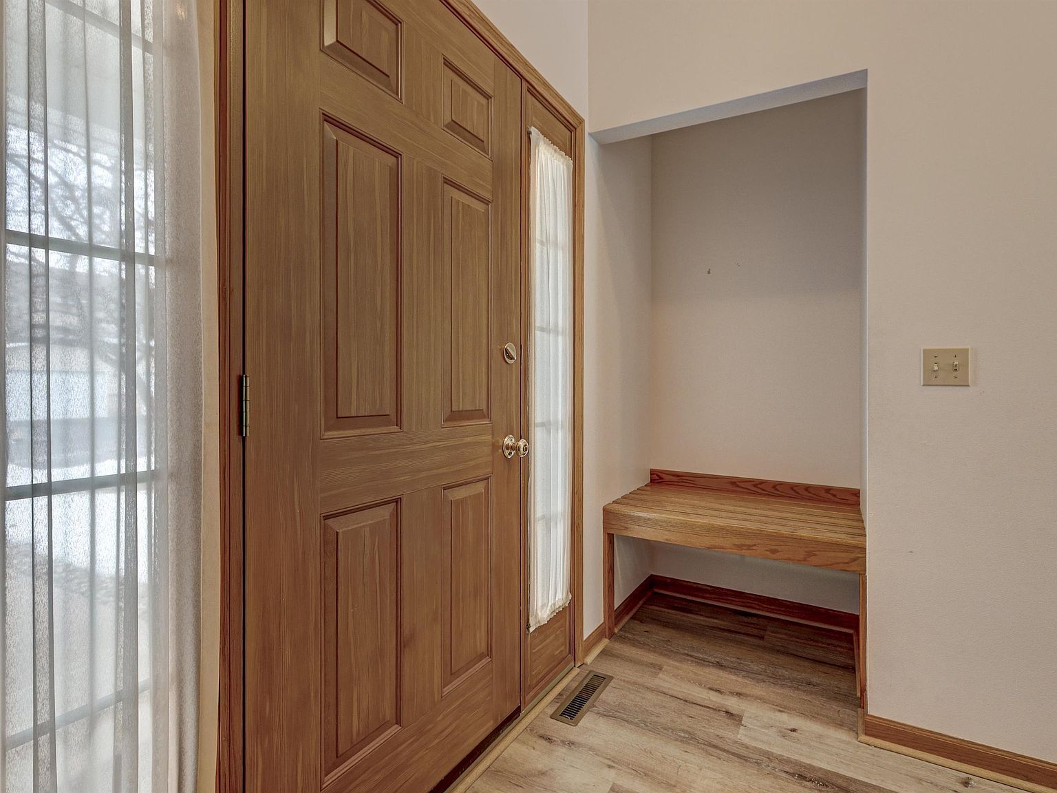 1511 Dickenson Ct Neenah, WI 54956 - Thumbnail 4