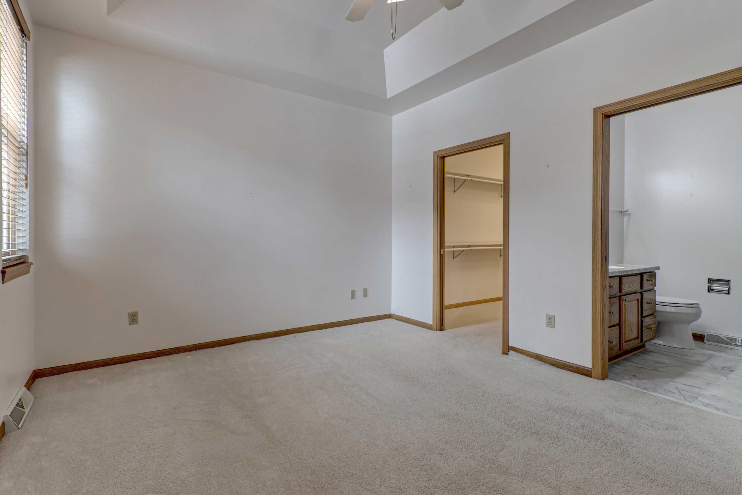 1511 Dickenson Court, Neenah, WI, USA, 54956 - Thumbnail 4