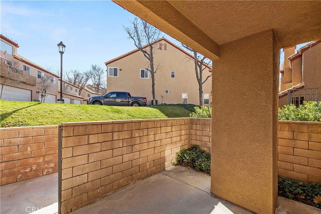 22713 Copper Hill Dr Unit 42 Santa Clarita, CA 91350 - Thumbnail 4