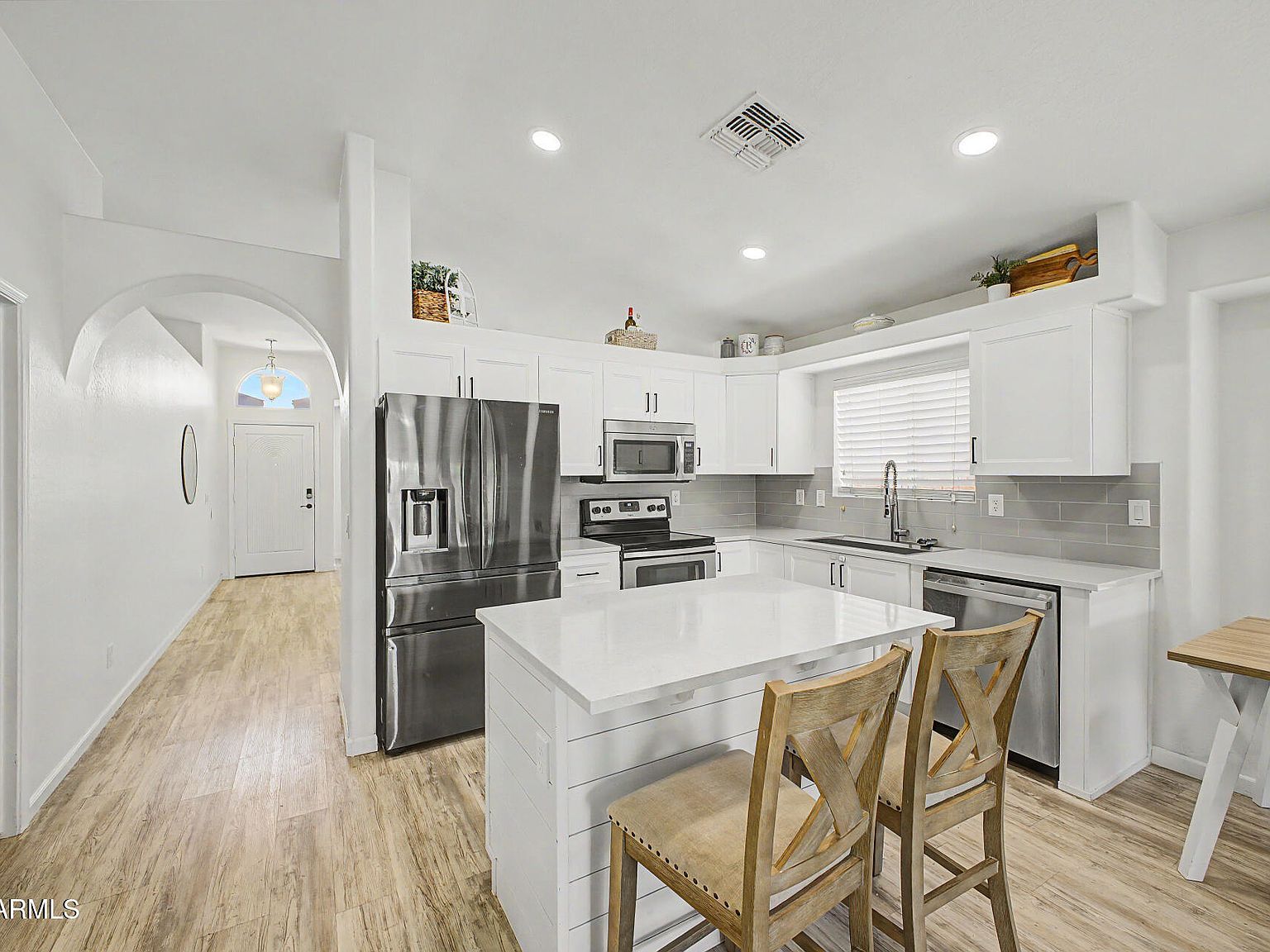 6771 W Caribbean Ln Peoria, AZ 85381 - Thumbnail 4