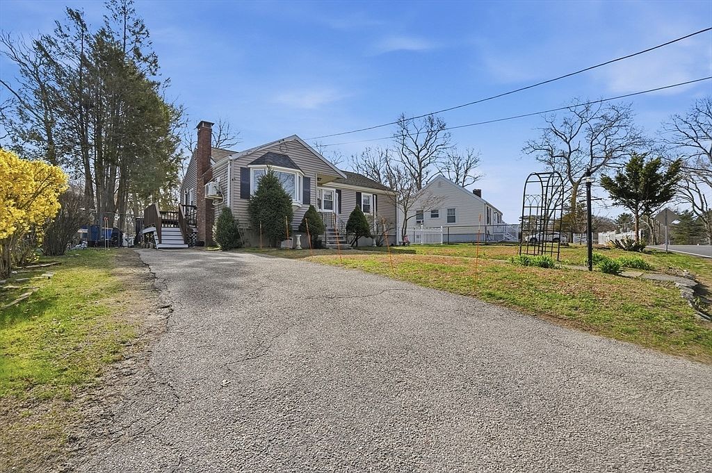 85 Russ St Randolph, MA 02368 - Thumbnail 4