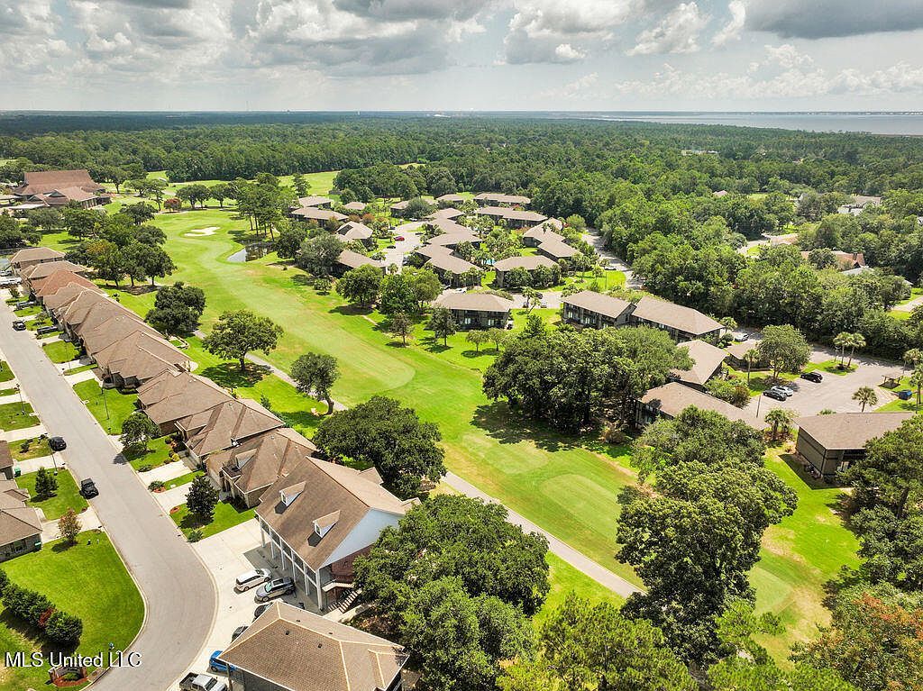 204 Fairway Villas Cres Diamondhead, MS 39525 - Thumbnail 4