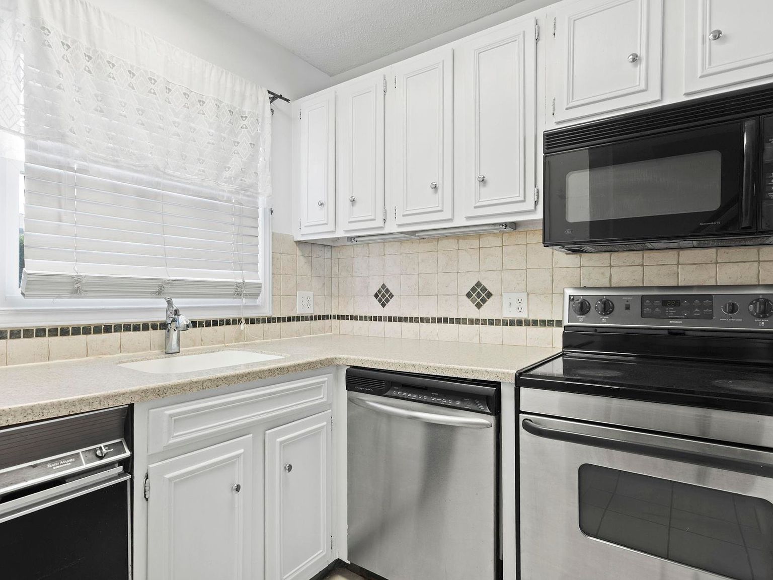 4505 N Kings Hwy APT E6 Myrtle Beach, SC 29577 - Thumbnail 4