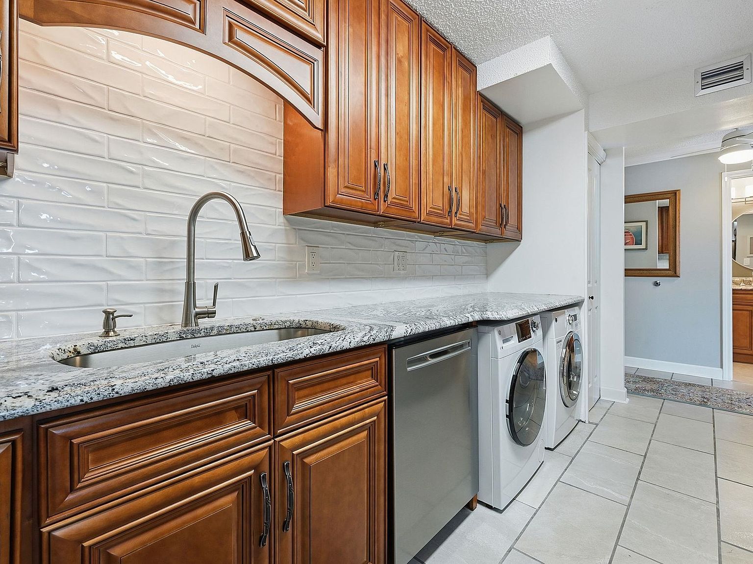 400 20th Ave N APT 1203 Myrtle Beach, SC 29577 - Thumbnail 4