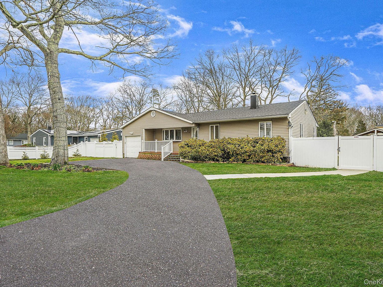 47 Mayfield Dr Mastic Beach, NY 11951 - Thumbnail 4