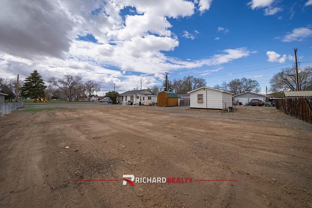747 E Jefferson St Powell, WY 82435 - Thumbnail 4