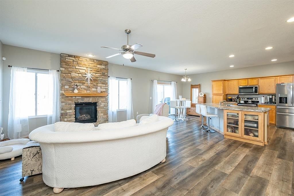 10029 Bayern Ln Johnston, IA 50131 - Thumbnail 4