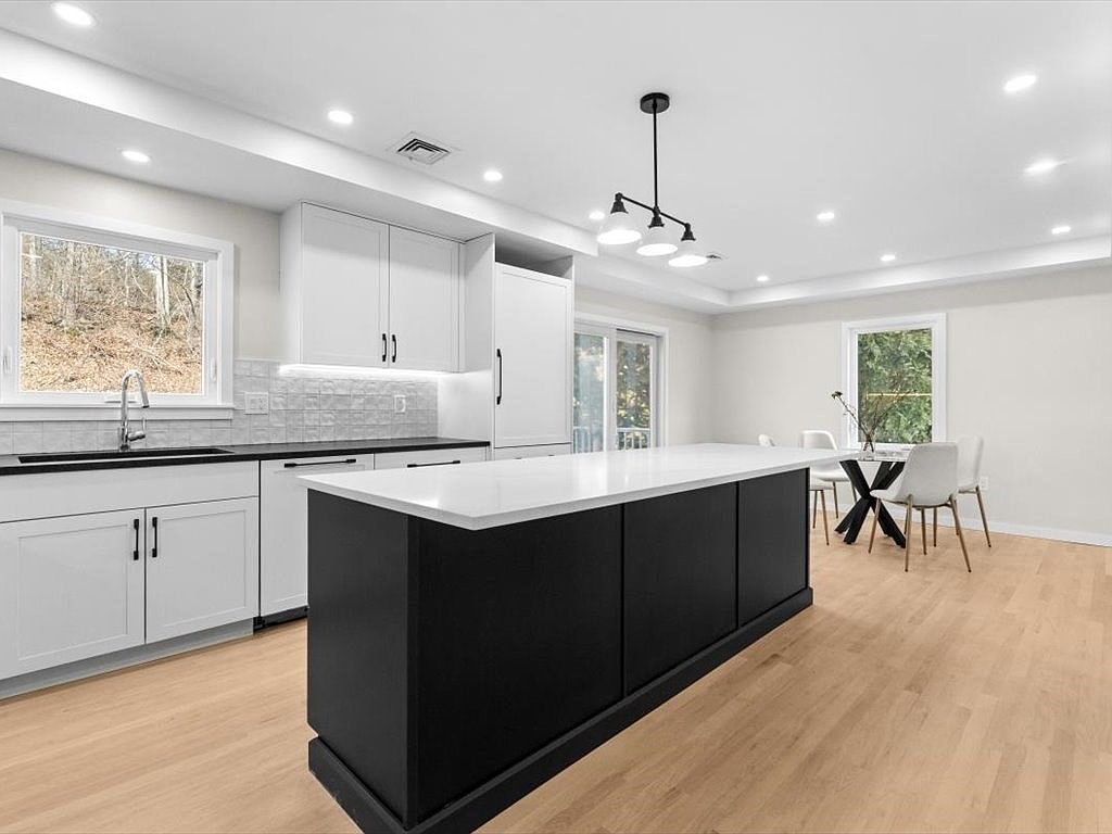 65 Eliot St Natick, MA 01760 - Thumbnail 4