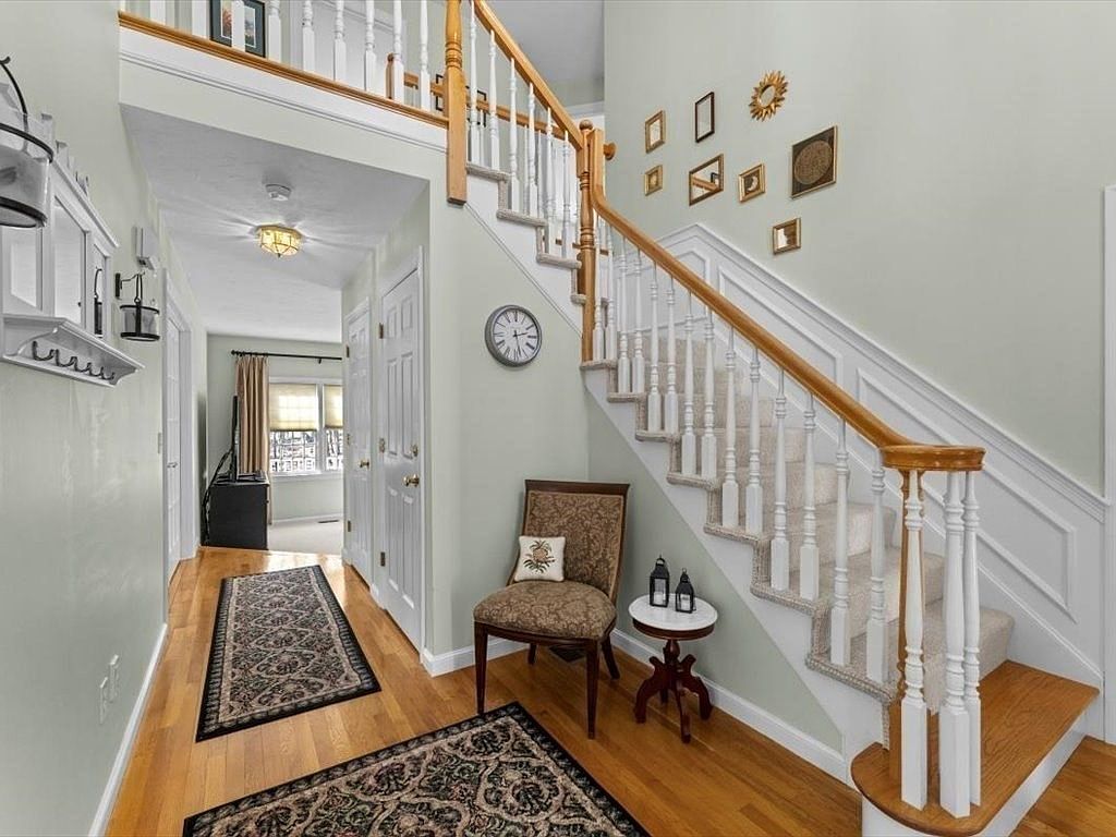 12 Fitzgerald Ln Southborough, MA 01772 - Thumbnail 4