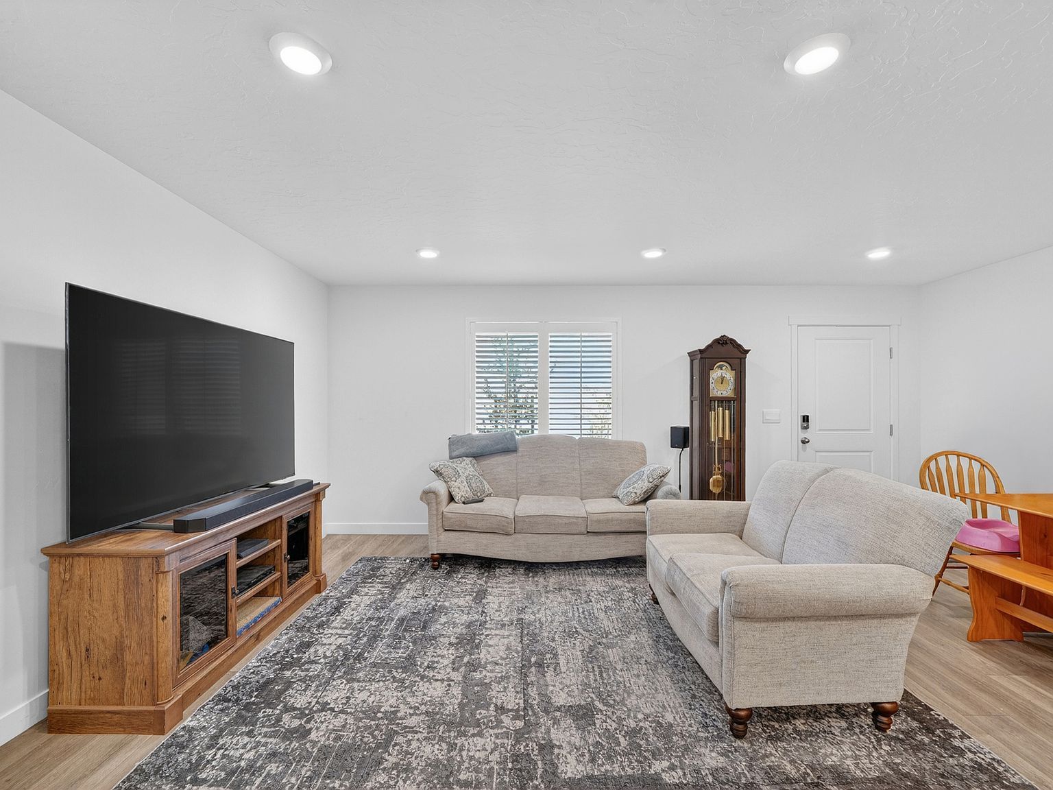 4064 S Pitchblack Ln W Magna, UT 84044 - Thumbnail 4