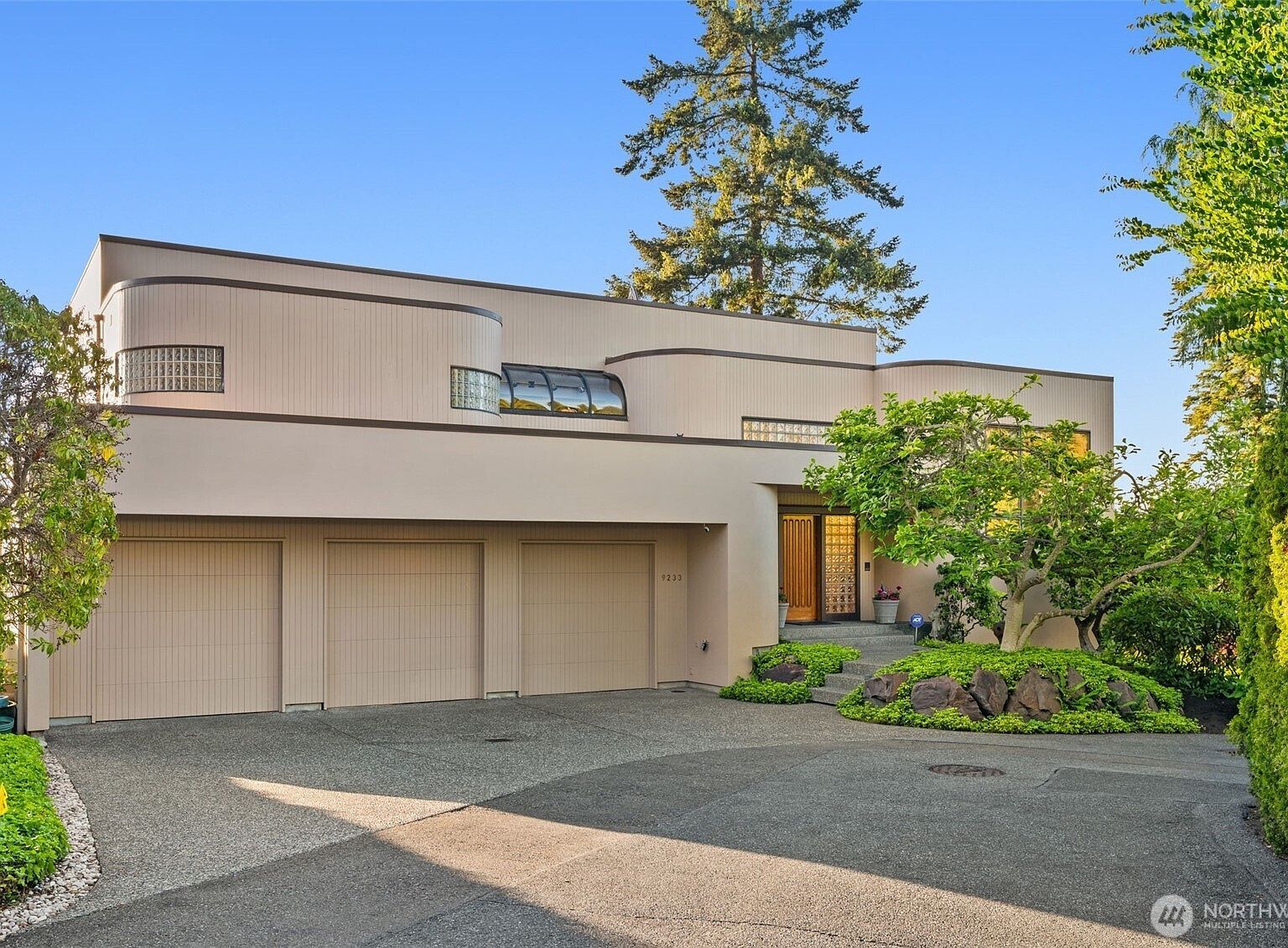 9233 Olympic View Dr Edmonds, WA 98020 - Thumbnail 5