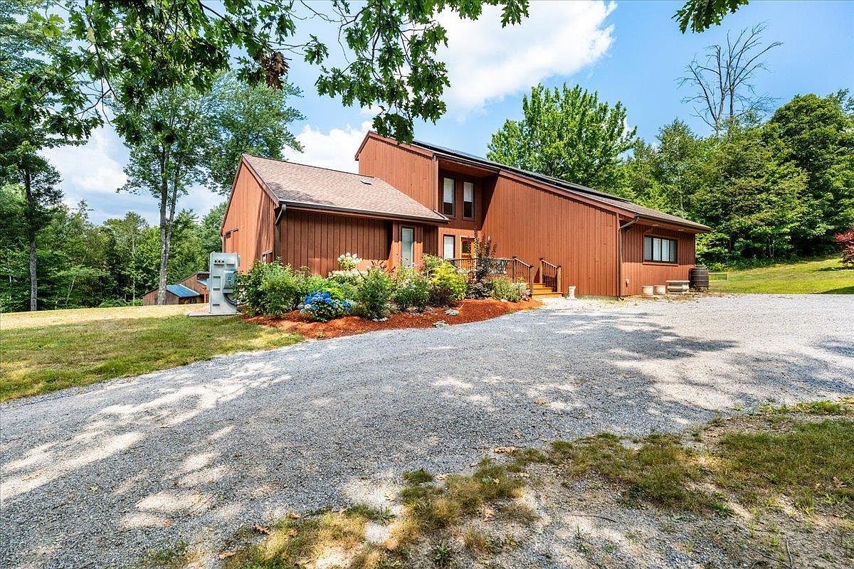 98 Woodview Hts Bradford, NH 03221 - Thumbnail 4