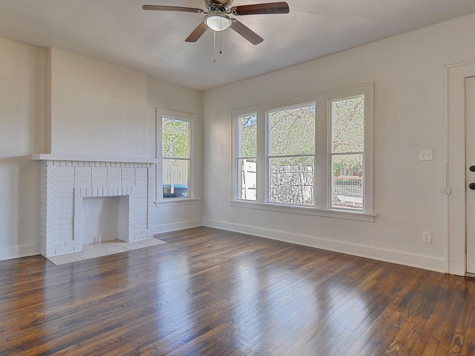 2844 Travis Ave Fort Worth, TX 76110 - Thumbnail 4