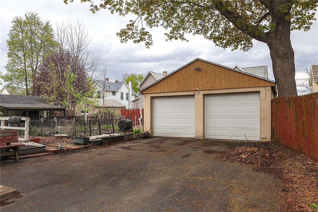 719 Seneca Pl Elmira, NY 14904 - Thumbnail 4