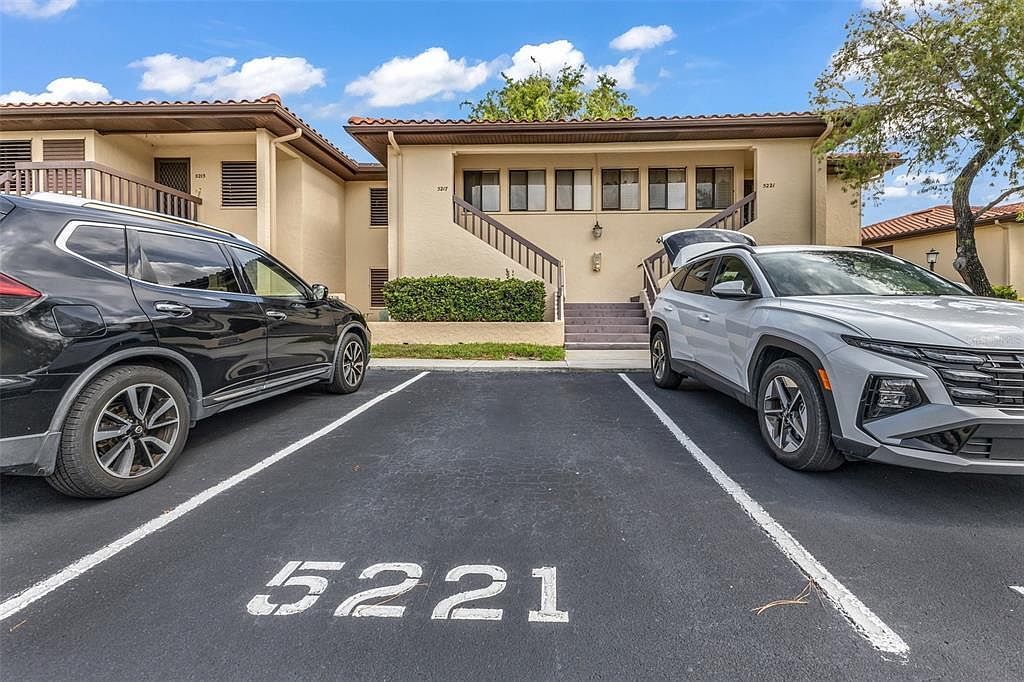 5221 Lake Village Dr #24 Sarasota, FL 34235 - Thumbnail 4