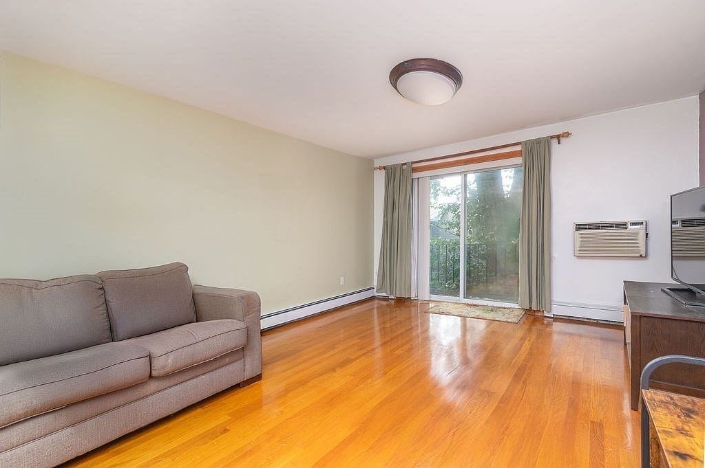 39 Cary Ave APT 14 Chelsea, MA 02150 - Thumbnail 4