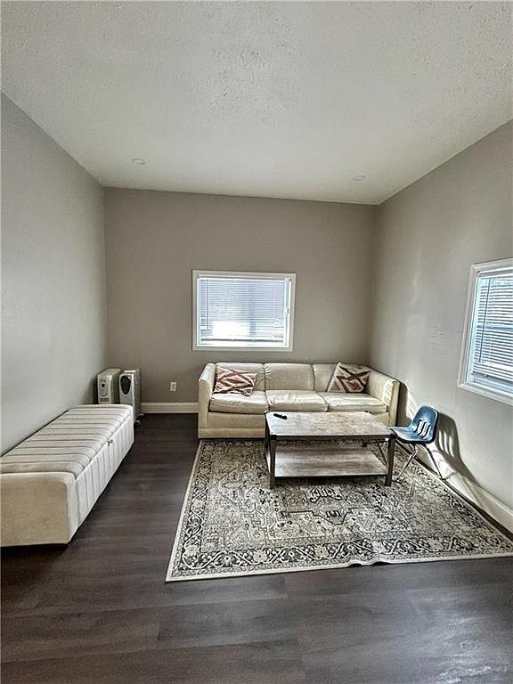 729 S 14th St Saint Joseph, MO 64501 - Thumbnail 4