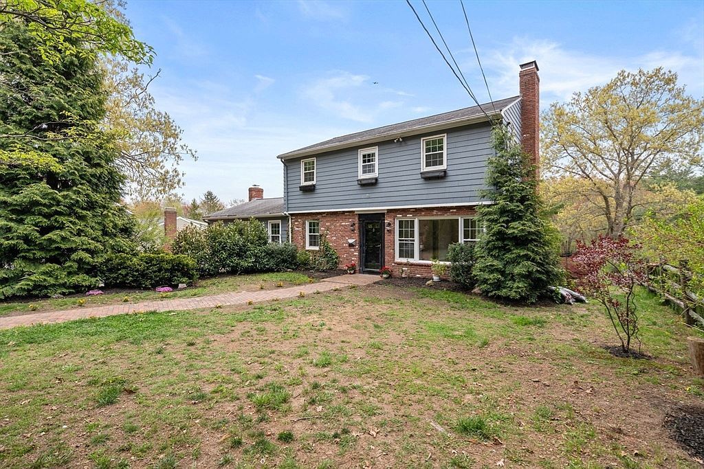 1066 Hillside St Milton, MA 02186 - Thumbnail 4