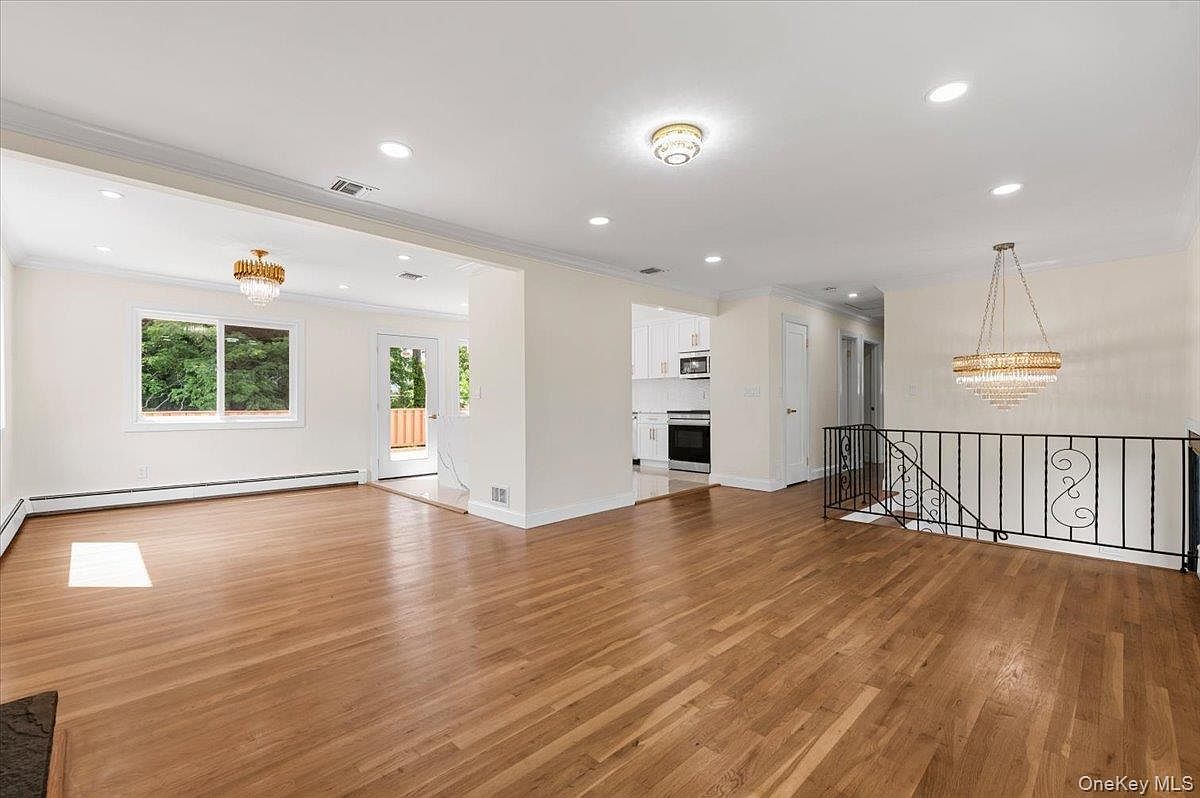 12 Deans Ln Bayville, NY 11709 - Thumbnail 4