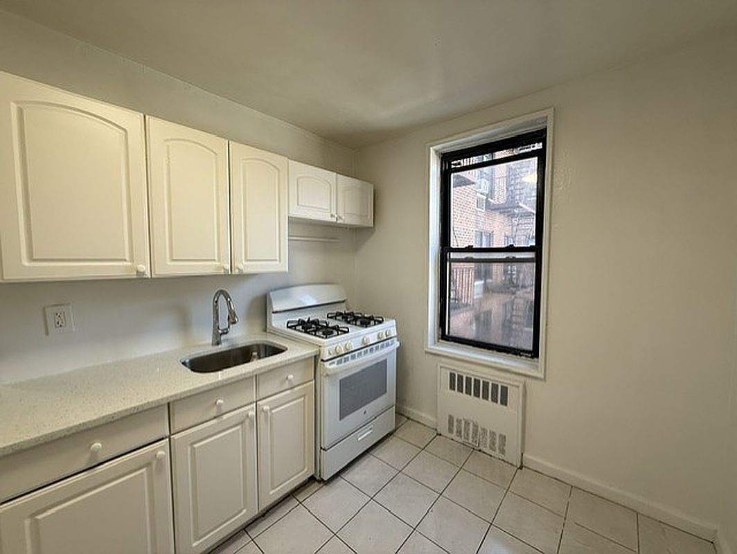108-49 63rd Ave #4R Forest Hills, NY 11375 - Thumbnail 4