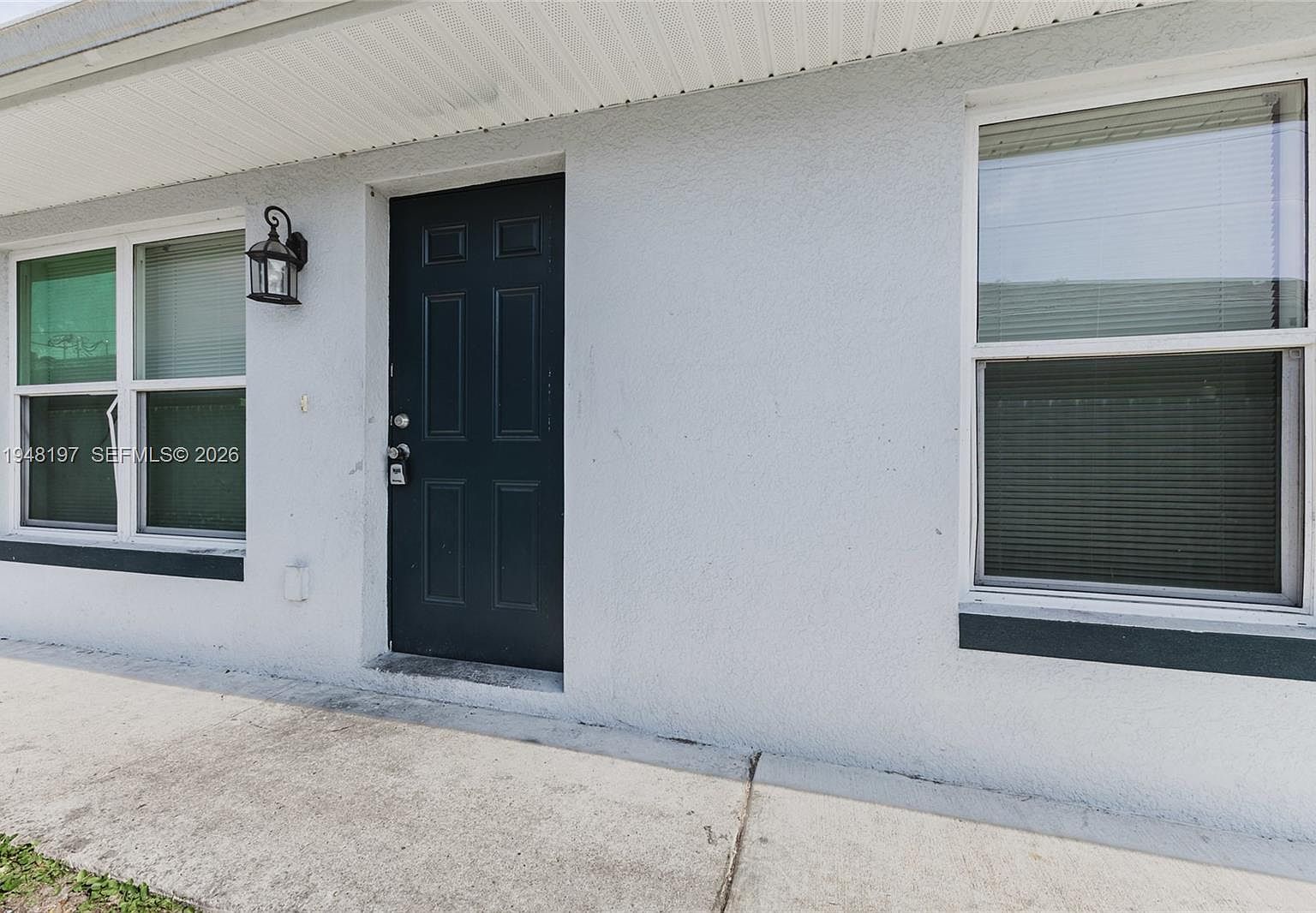 2403/2405 Maple Ave Fort Myers, FL 33901 - Thumbnail 4